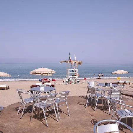With Exit To Sand Beach Lascari
