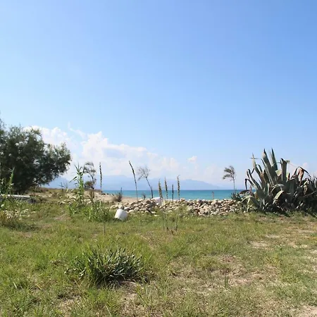 With Exit To Sand Beach Lascari