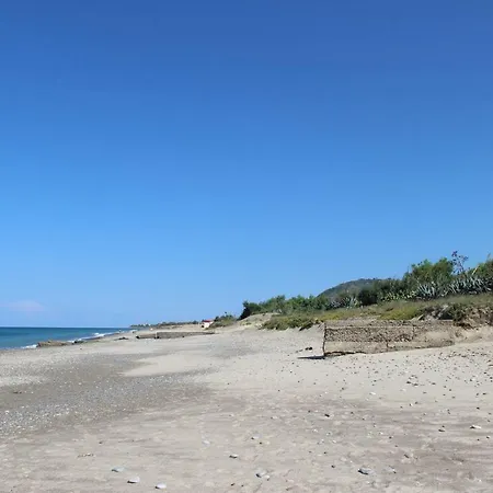 With Exit To Sand Beach *