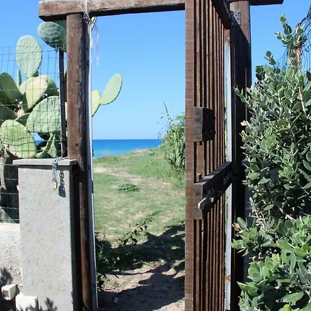 Villa With Exit To Sand Beach Lascari