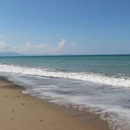 With Exit To Sand Beach Lascari