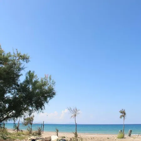With Exit To Sand Beach *