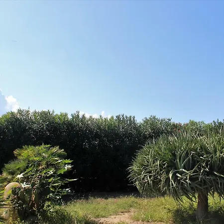With Exit To Sand Beach * Lascari