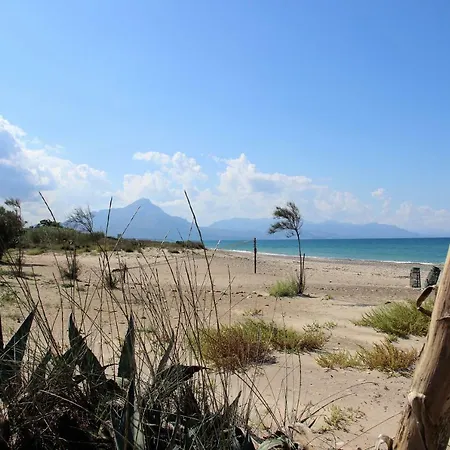 With Exit To Sand Beach Villa Lascari