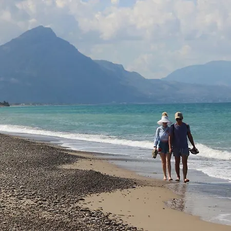With Exit To Sand Beach Lascari