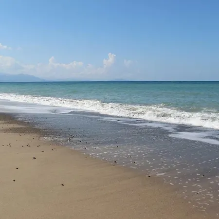 With Exit To Sand Beach Villa Lascari