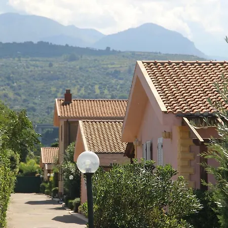 With Exit To Sand Beach Villa Lascari